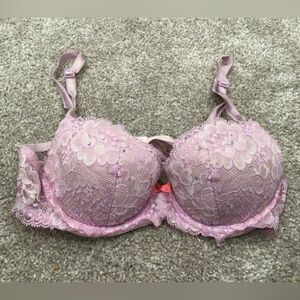Victoria's Secret Lace Bra in Light Purple pink